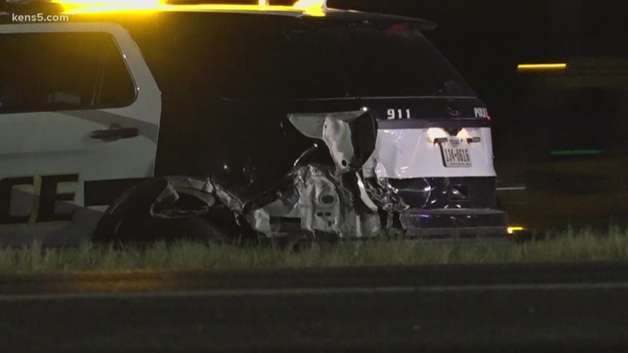 Officer hit by driver while directing traffic - YouTube