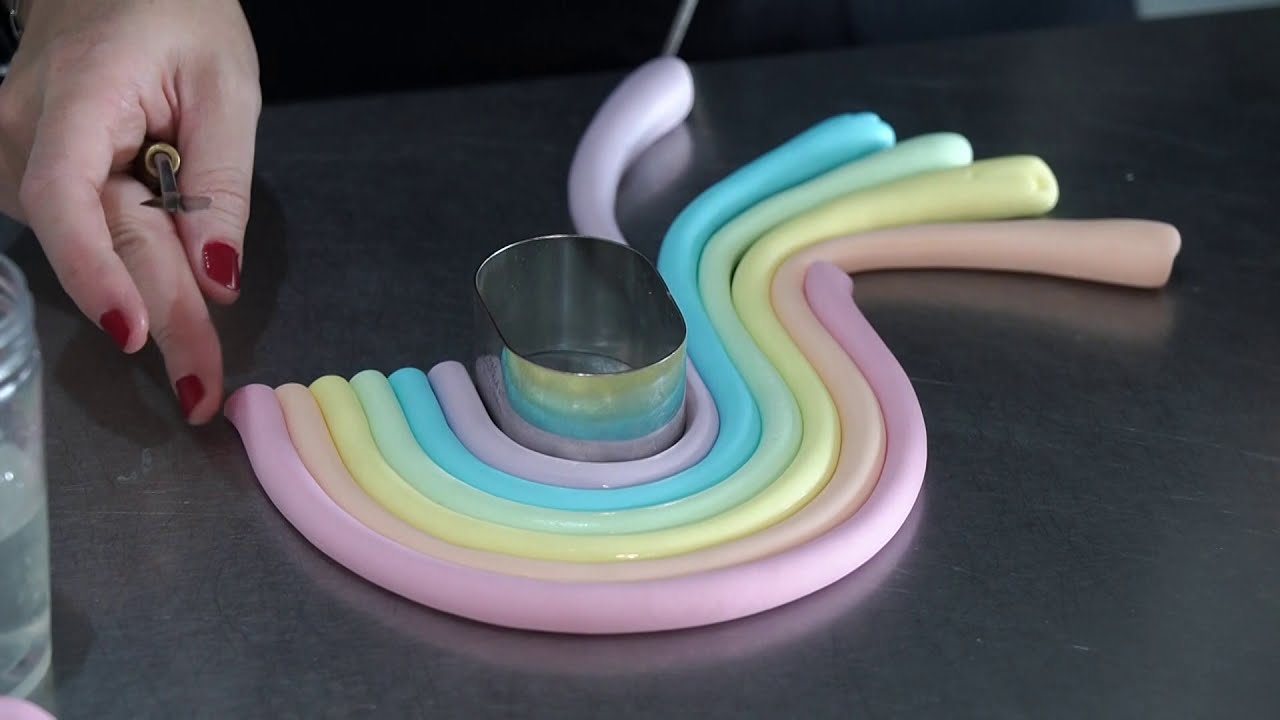 Arc en ciel en pâte à sucre
