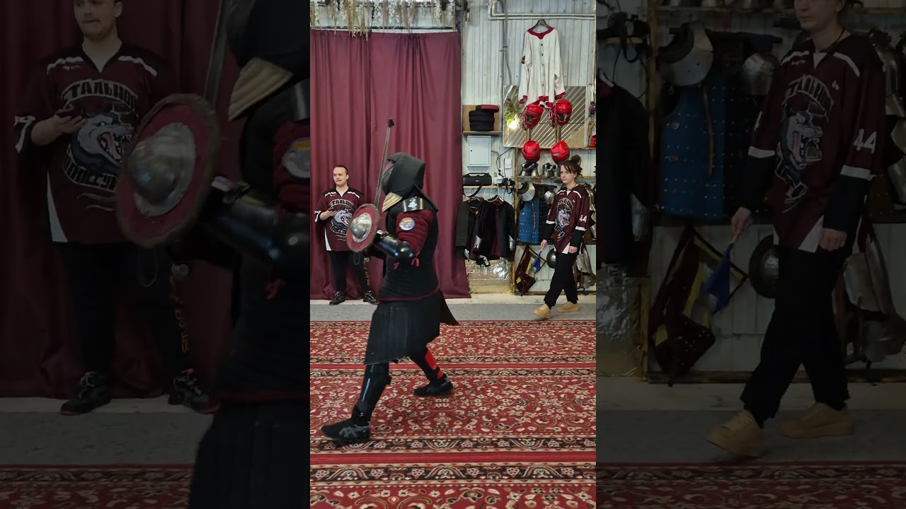 Поединок меч и баклер 