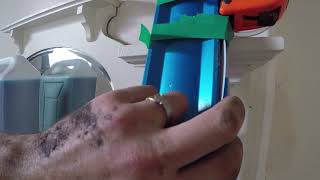 How to use a water level