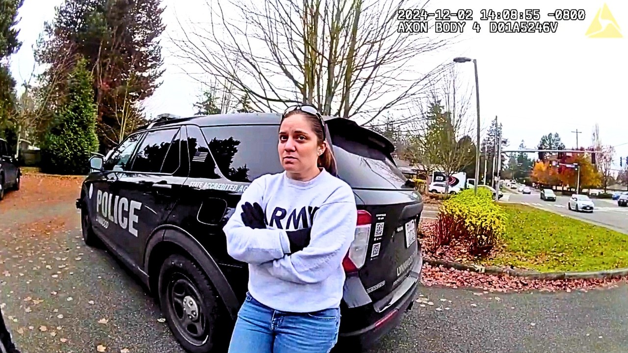 Полицейский, находившийся не при исполнении служебных обязанностей, получил сюрприз после того, к...