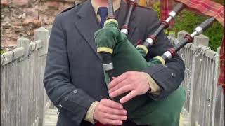 Welsh Piper Tim- .Bluebells of Scotland  - AliveNetwork.com