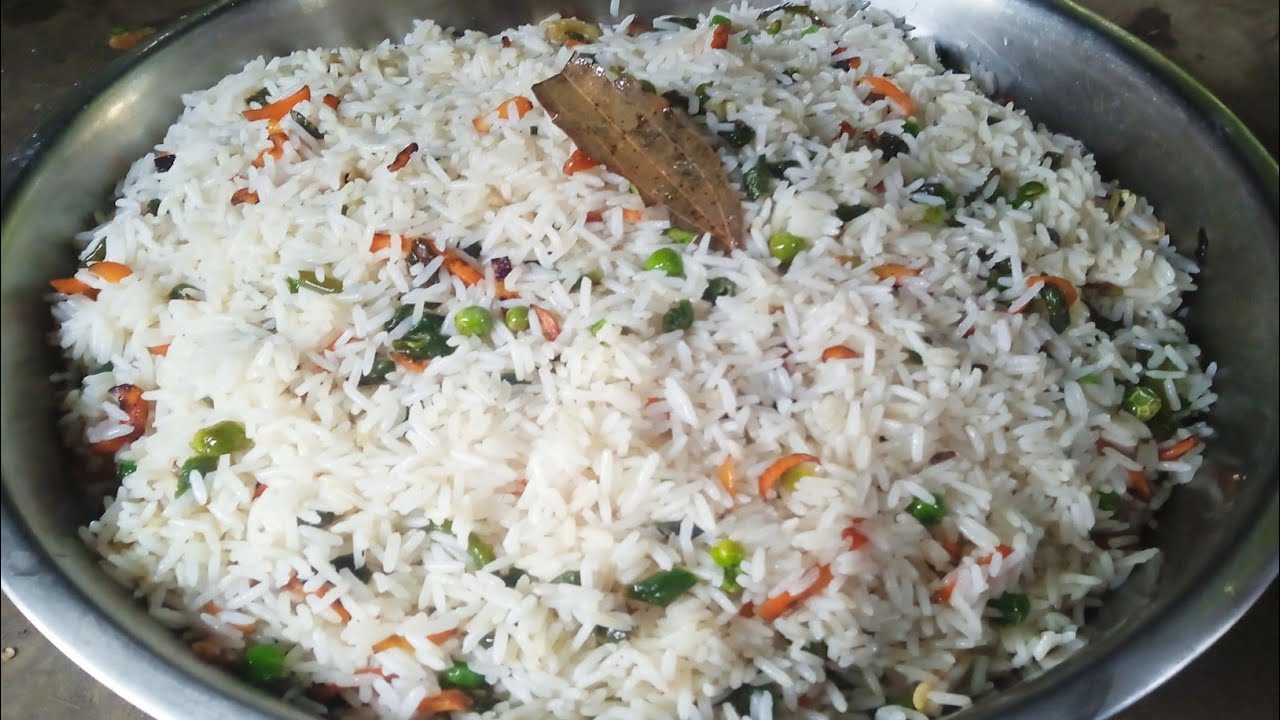 এইভাবে একবার ফ্রাইড্রাইস বানিয়ে দেখুন একদম ঝরঝরে হবে ।।