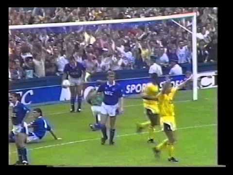 Everton v Leeds (Aug 25, 1990)