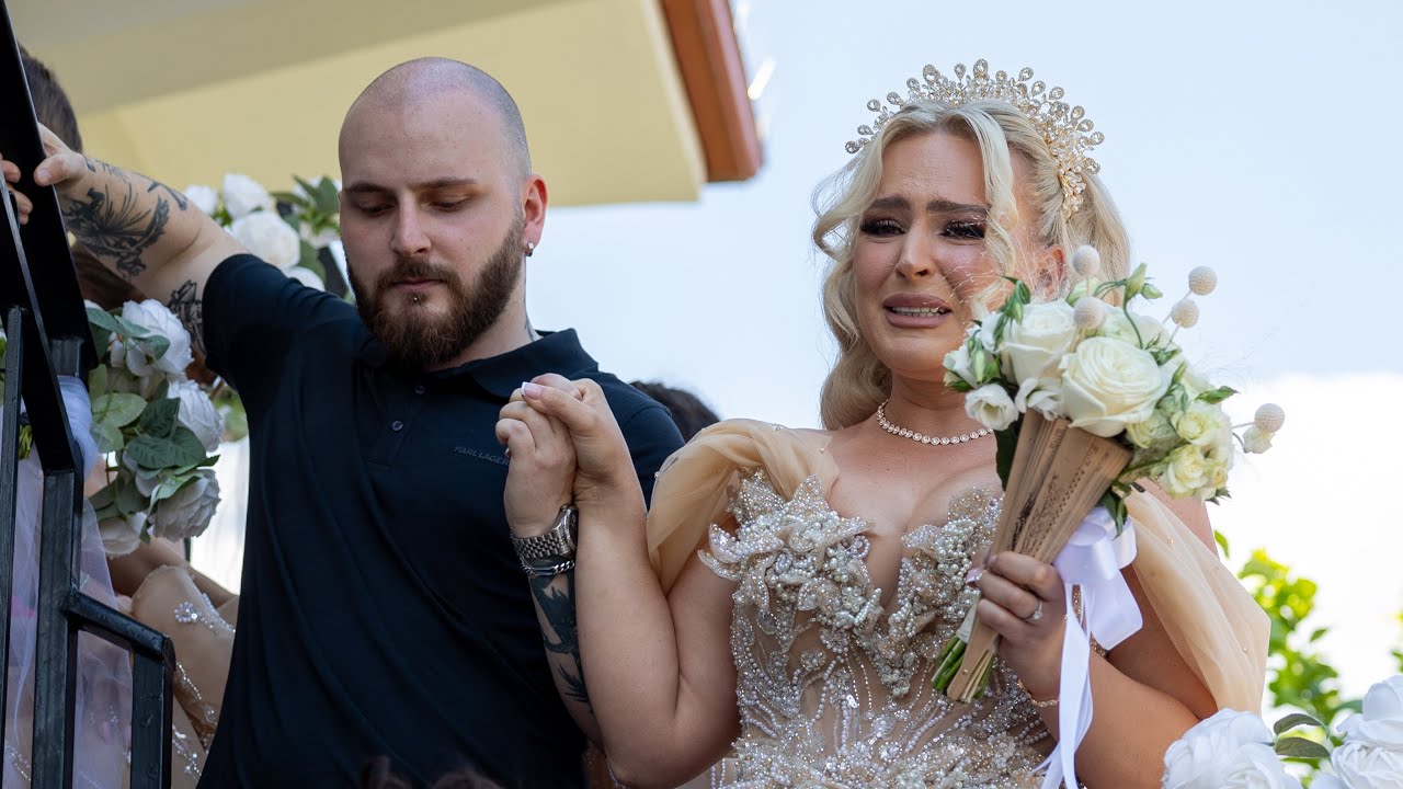 Marrja e Nuses , Nusja del nga shtepia ne Lot . Dhendri Hollandez me Tradita Shqiptare