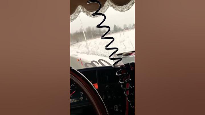 Vad gör #Västtrafik när lite lite snö kommer 😂🤦‍♂️ #buss