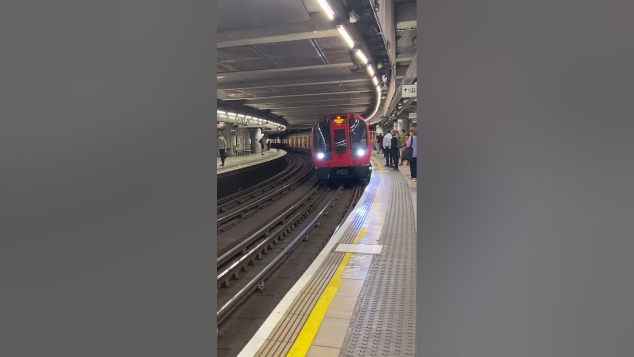 Westminster station London underground 🇬🇧 #london #underground #train #moresubscribers2022 #fun