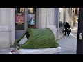 Парижские бездомные: без ночлега в праздники