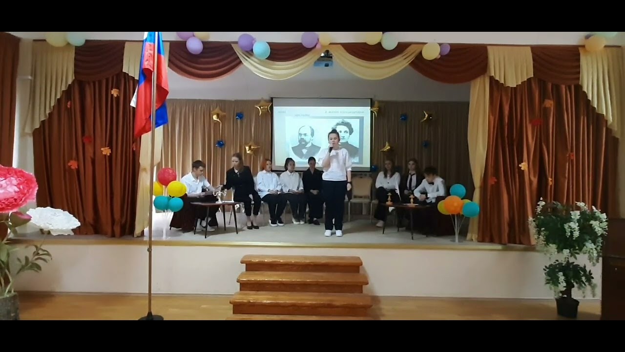 Красною кистью рябина зажглась... М. Цветаева, читает Ембасинова ...