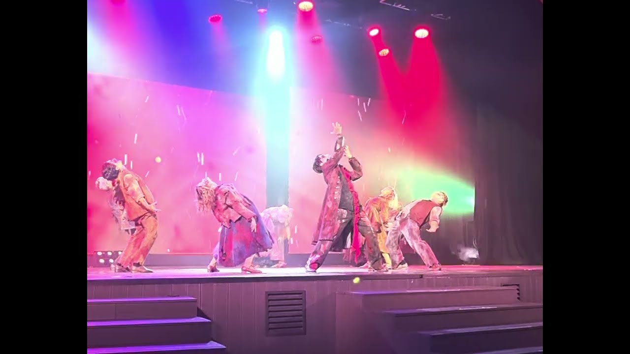 어머니~ 좀비가 무대를 너무 잘해요^^^^ #좀비 #부산 #롯데월드 #부산롯데월드 #공연 #뮤지컬 #떠니랑 #브이로그 #vlog