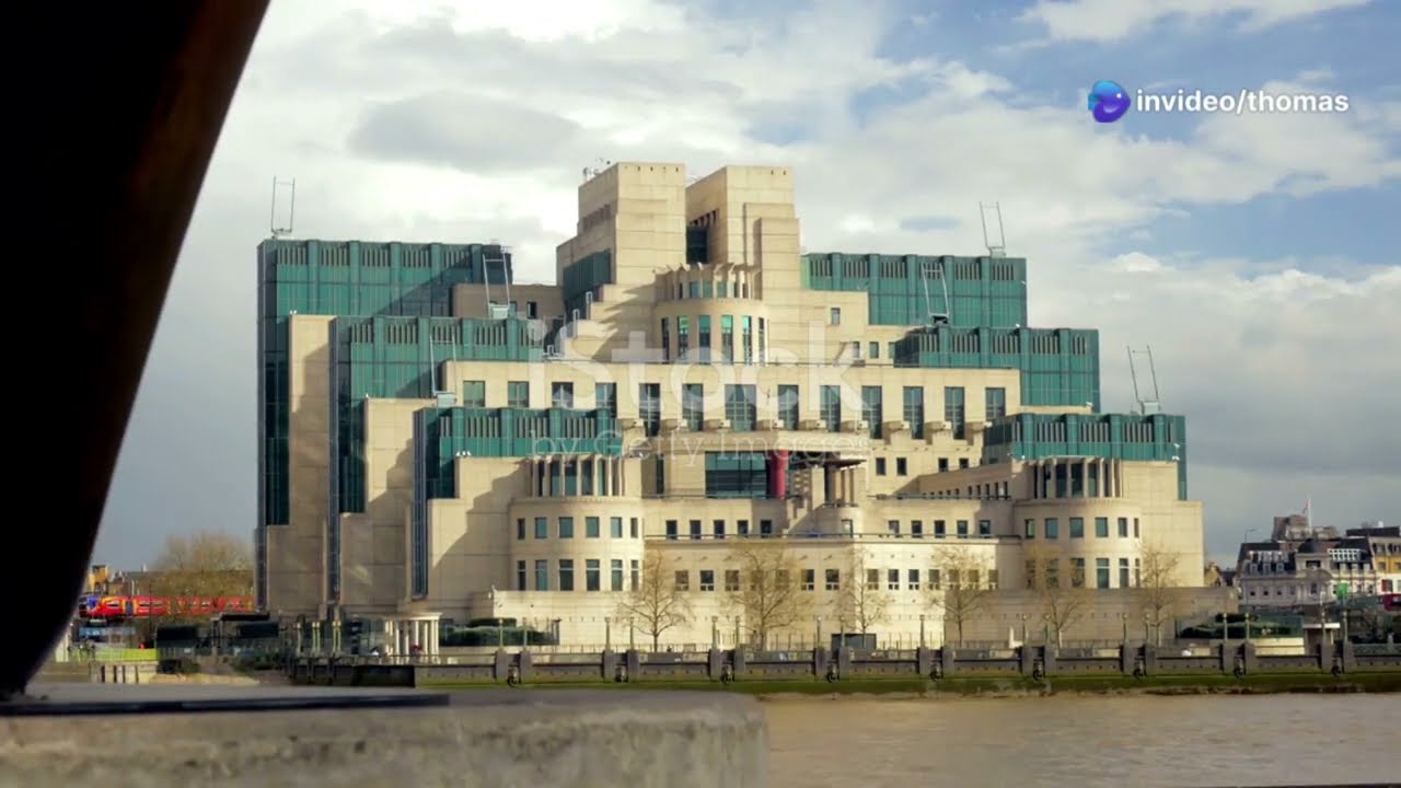 The Body On The Banks Of The River Thames