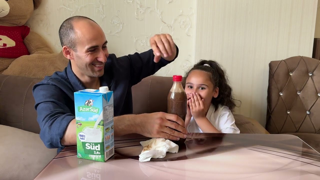 Coca Colanı süd ilə qarışdırdıq