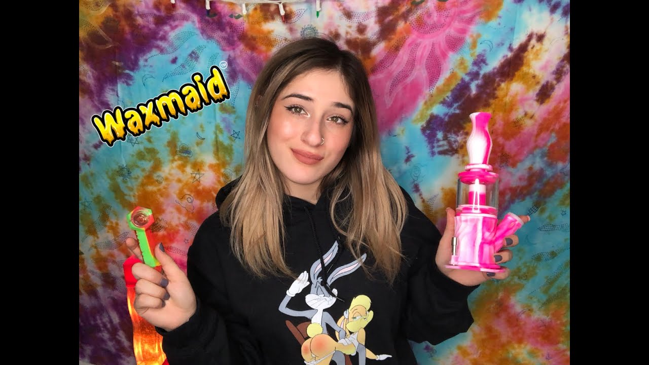 Hitting A Bong For The 1st Time In A Year - YouTube