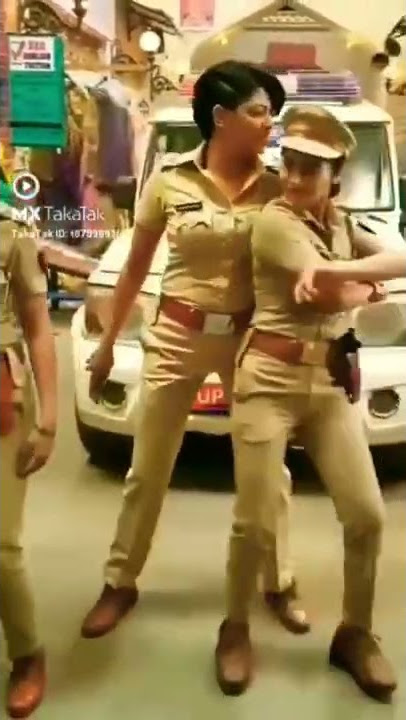 police hot dance 💃