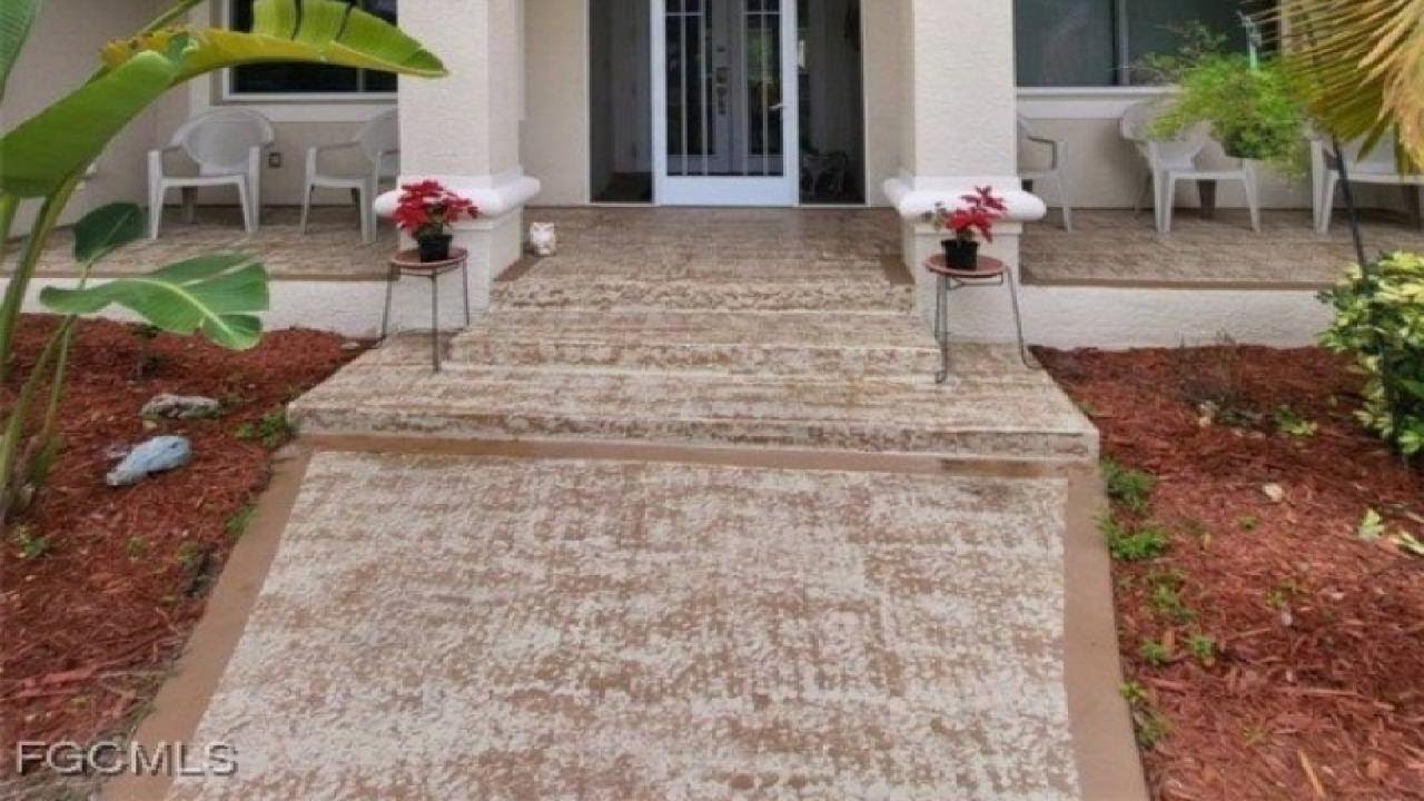 Florida Country Living on 3.25 Acres | Bring Your Animals & Toys! North Fort Myers Dream Property