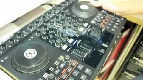 Traktor Kontrol S4 DJ Controller - Demonstration