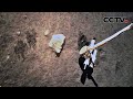 嫦娥五号成功着陆月球 月面采样顺利实施 |《中国新闻》CCTV中文国际