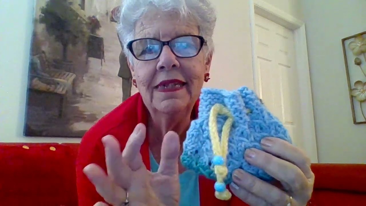 Bolsitas tejidas con sobrantes de lana.