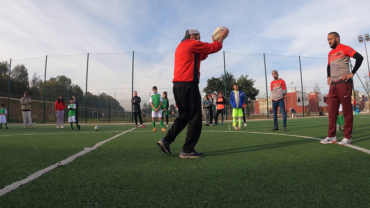 How to play the Ball in rugby league كيفية لعب الكرة في الركبي ليغ