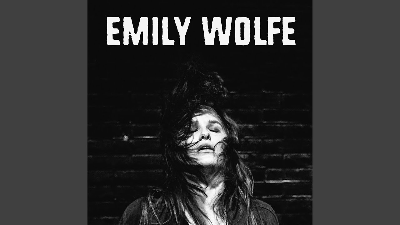 Emily Wolfe - Heat of the Moment accords