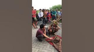 Viral Atraksi ilmu kebal Dayak Kalimantan