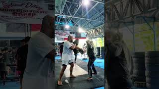 Latihan hari ini atur step mu #muaythai #martialarts #training #shortsfeed #mma #kickboxing