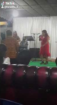ayoh nyanyi bareng Farah dilla