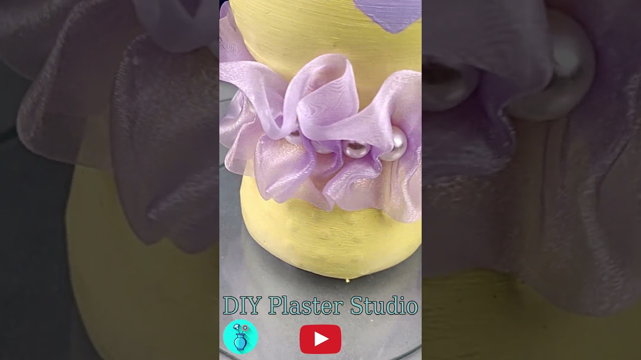 I made a cute yellow vase💛