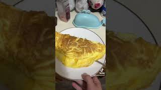 8 Egg Cheddar Cheese Omelette On The Carnivore Lifestyle ? shorts carnivore