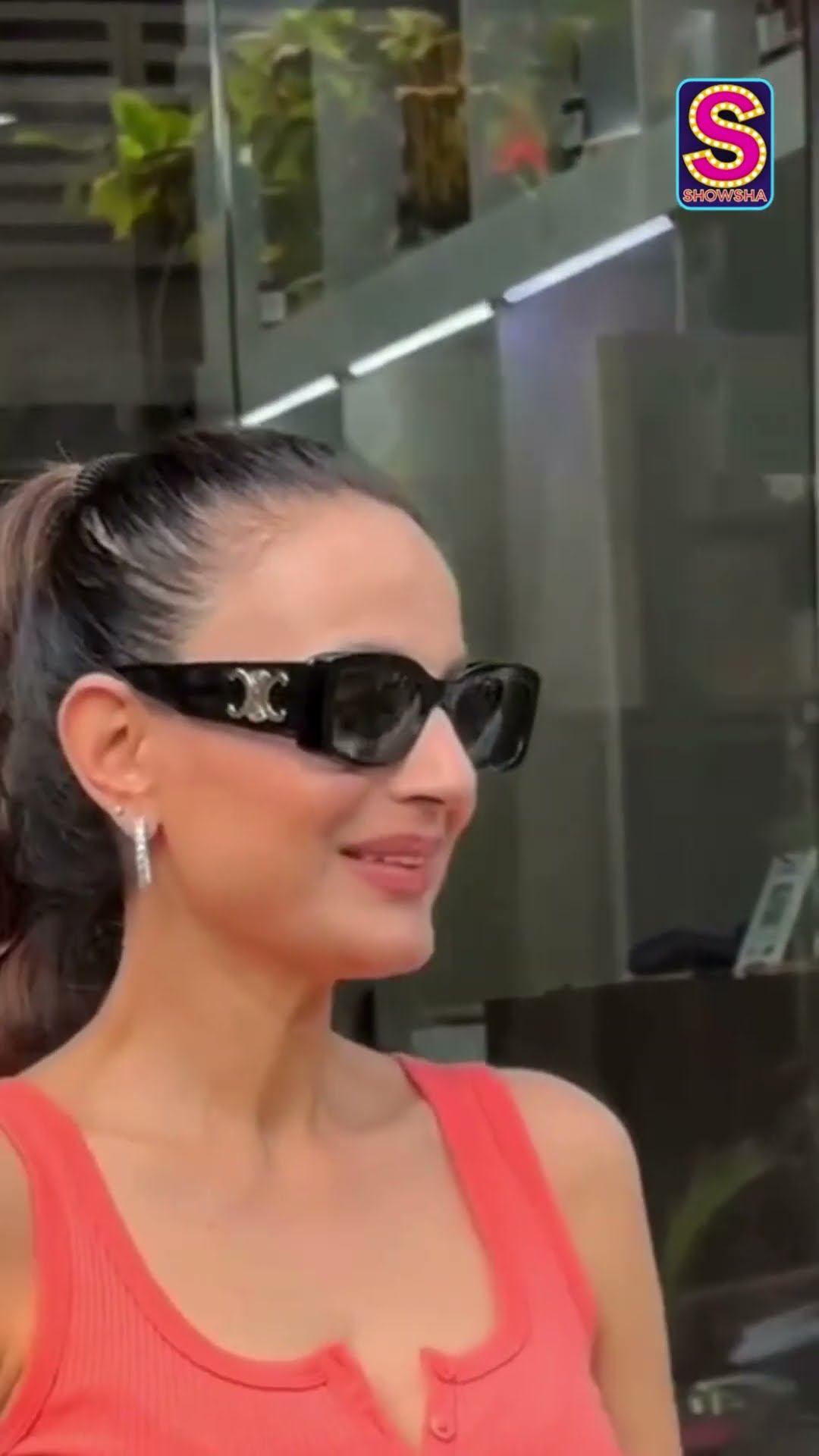 Ameesha Patel Spotted In Juhu Looking Effortlessly Stylish In Orange | N18S | #shortvideos