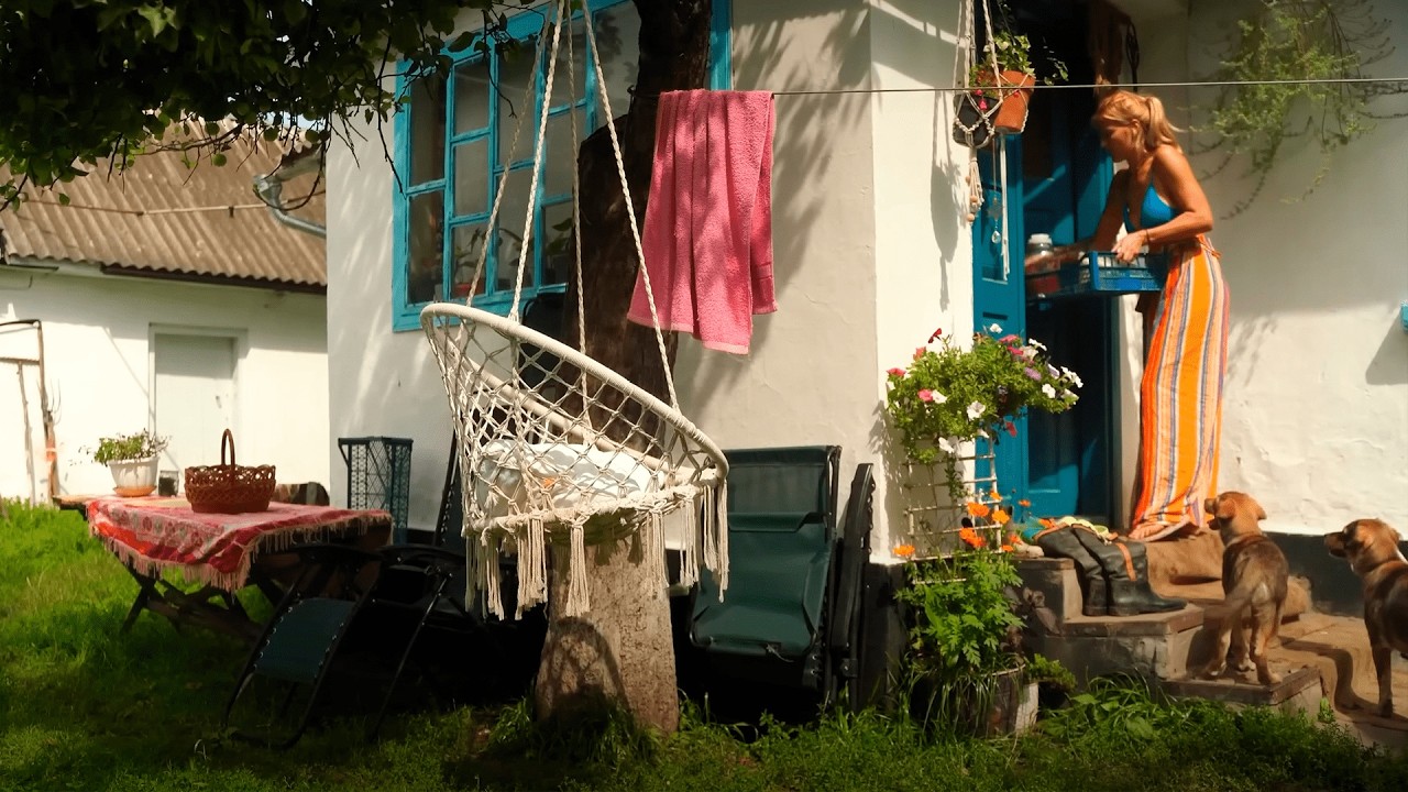 Летняя кухня молодой женщины | Тихая жизнь на краю света