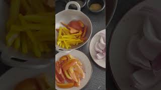 Tallarin De Casa Con Lomo Saltado Y Crema Huancaina. Tallarin De Casa Comida Típica De Abancay