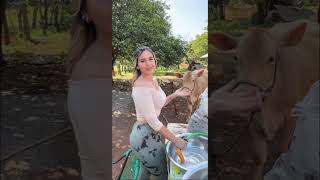 Loirinha Linda Do Interior Descascando Batatas - Part 22