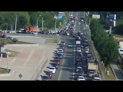 Массовое столкновение автомобилей в Каменске-Уральском стало причиной огромной пробки