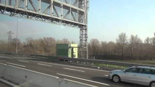 ヴェネチィアへ向かう高速道路