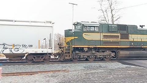 NS 13Q with 1068 and MASSIVE HORN SHOW at CP367 in Waterloo Indiana 