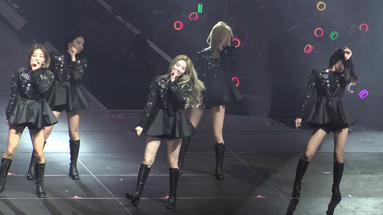 [FANCAM] 20190717 Twicelights LA Twice (Sana Focus) - Yes or Yes