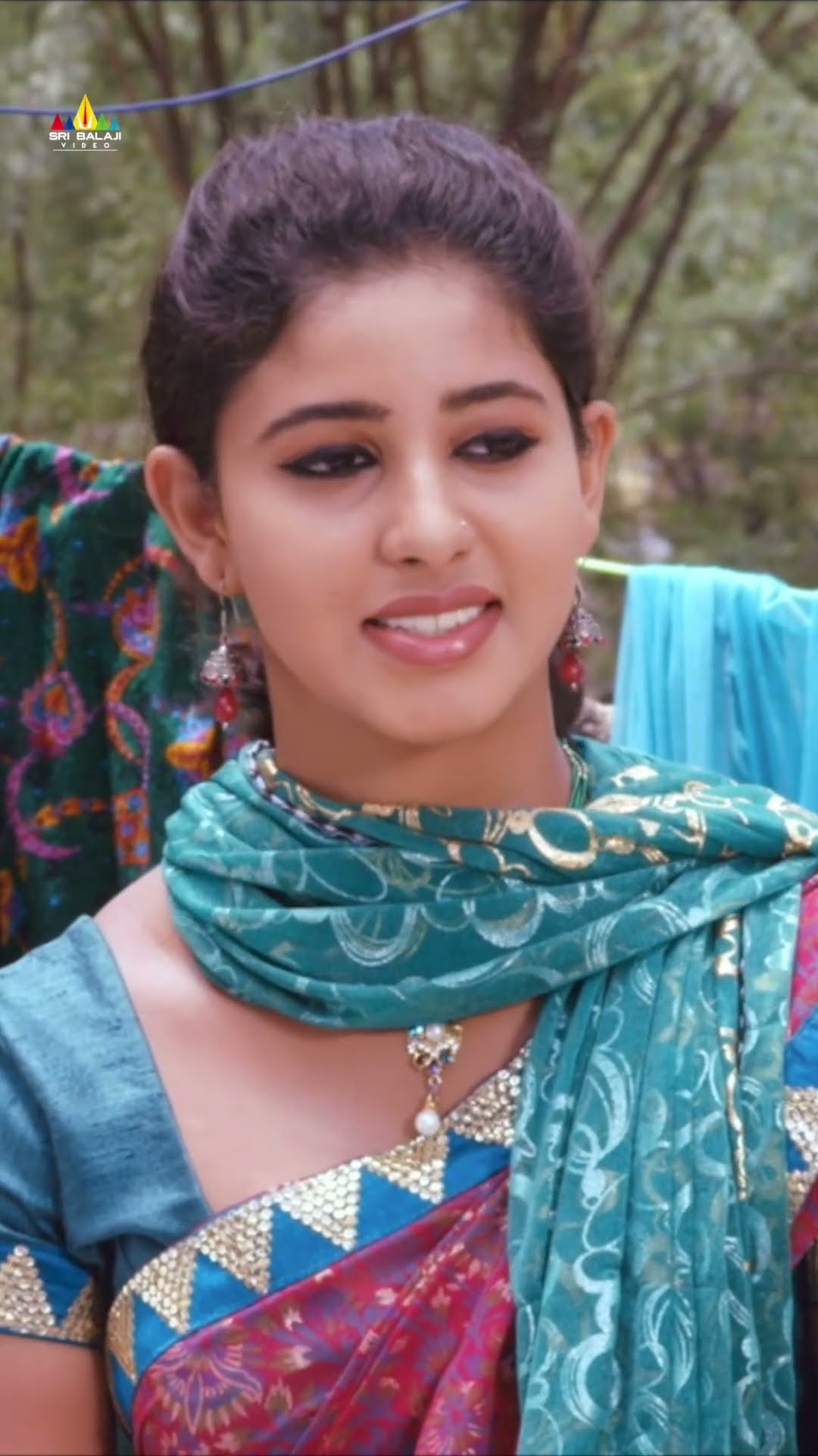 అమ్మాయి బాగుంది కానీ వాడ్ని పెళ్ళి చేస్కుందేంటి ? #lajja | #madhumita | #ytshorts | #youtubeshorts