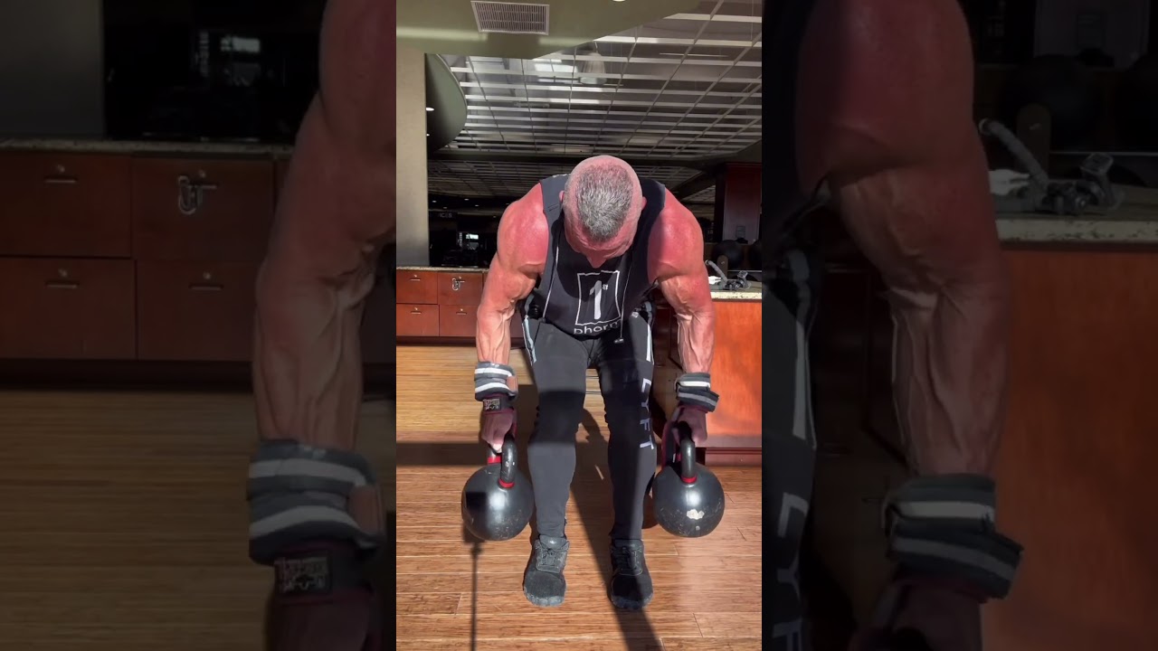 Kettlebell rows are great for overall back conditioning, especially back thickness #rows