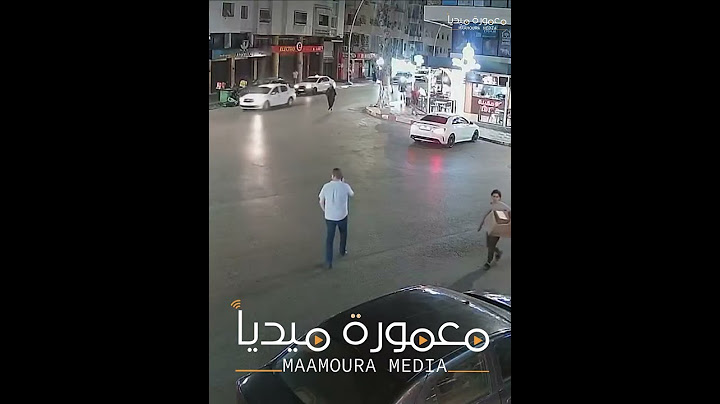 لحظة وقوع حادثة مؤلمة أودت بحياة سائق طاكسي قرب مخبزة أنوال بالقنيطرة