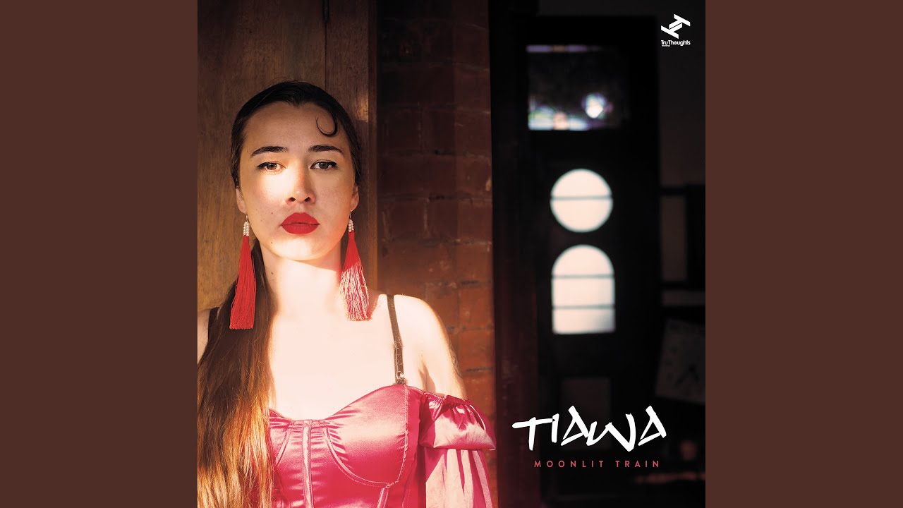 在 YouTube 上观看 In the Morning Light 在 YouTube 上观看 In the Morning Light