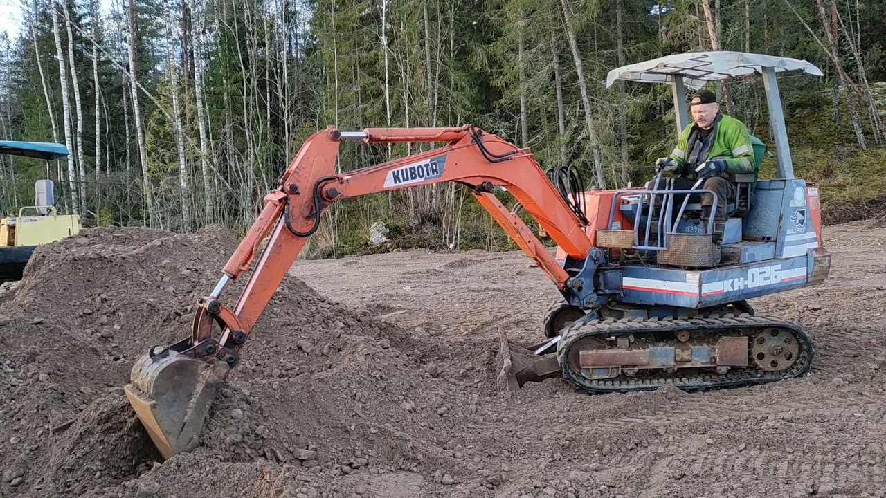 Kubota KH-026 kaivinkone - YouTube