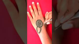 Easy Flower Mehndi Design 2026😍 #trendingshorts #mehndi #design