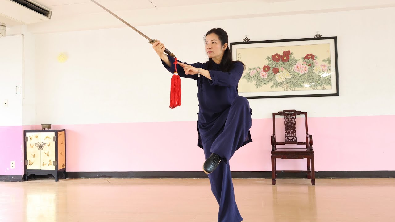 太極劔 黃龍角 taichi#太極拳 #32式太極剣 ，黄冬梅（兴玥）太極拳教室 興味のある方