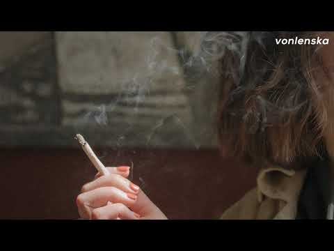 coffee cups and cigarettes // tomo