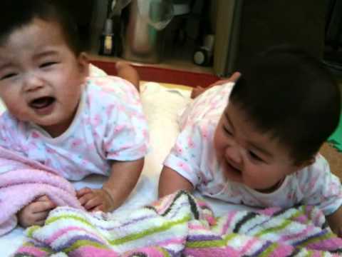 交互に泣く双子の赤ちゃん ６ヶ月 Youtube