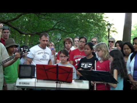 SMS performs Hey Jude at Strawberry Fields