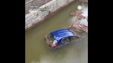 Flooded Cars Got Swept Away in Italy!