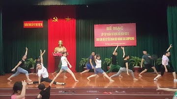 Tập múa Khai giảng bài kết
