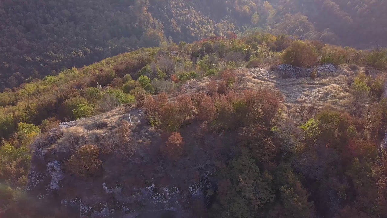 Крепост Градът - Крамолин - YouTube